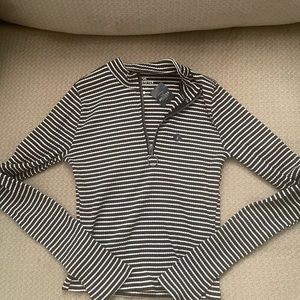 NWT Hollister size small black and white stripped cropped shirt